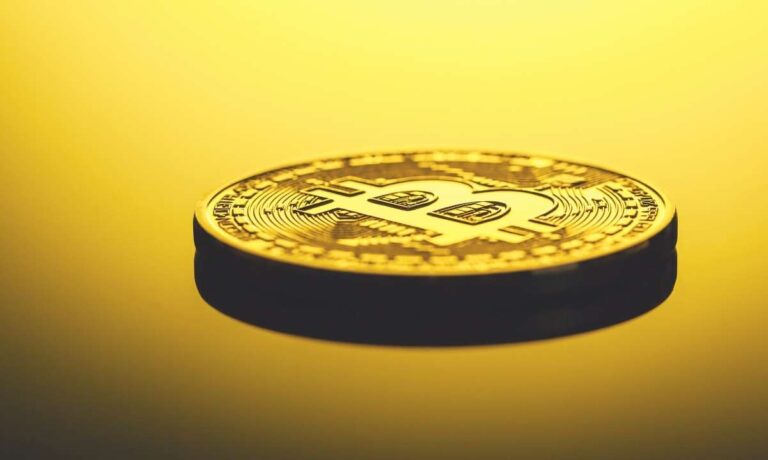 Le volume des échanges au comptant de Bitcoin chute à son plus bas niveau depuis 6 ans, mais il y a un piège