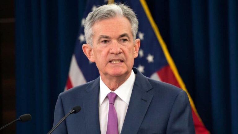 Bitcoin augmente brièvement alors que le président de la Fed promet de nouvelles hausses de taux