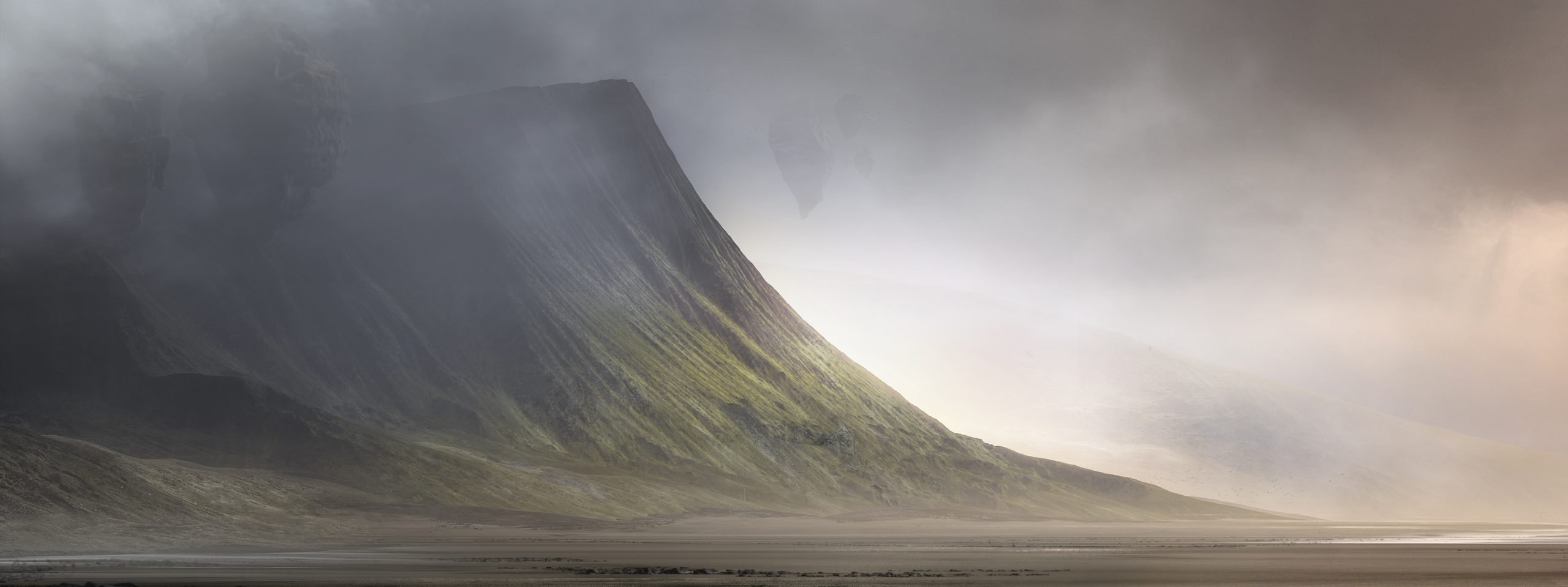 Image de montagnes dans le brouillard