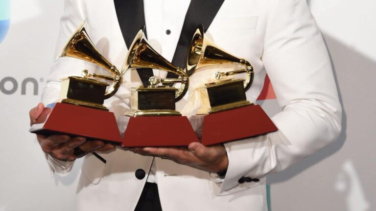 Les Latin GRAMMY Awards et OneOf annoncent leur première collaboration NFT