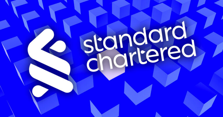 Standard Chartered investit dans la plateforme blockchain de JPMorgan