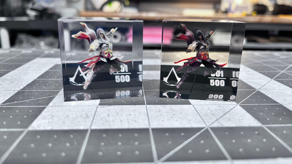 exemples d'articles de la collection IRL Assassin's Creed Smart Collectible