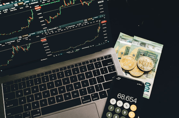 Une plongée approfondie dans la sélection de services d'investissement en mettant l'accent sur la qualité et la sécurité