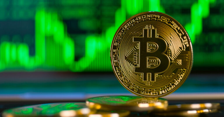 Bitcoin récupère à 49,7 000 $ après avoir échoué à trouver un support supérieur à 50 000 $