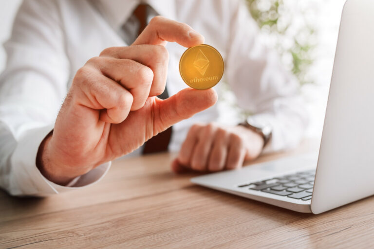 Les outils essentiels pour réussir dans le monde de la crypto-monnaie
