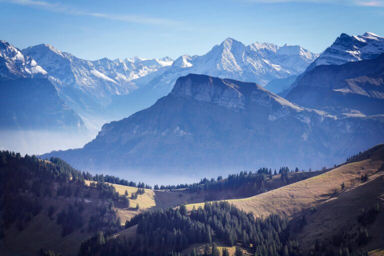 Comment ouvrir un compte en Suisse : guide pratique pour les non-résidents et expatriés